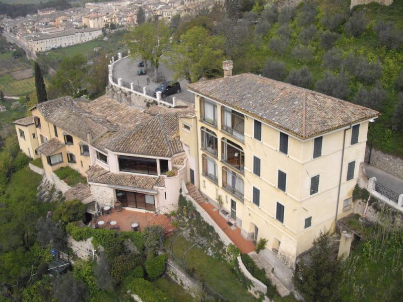 Hotel Gattapone Spoleto Exterior photo