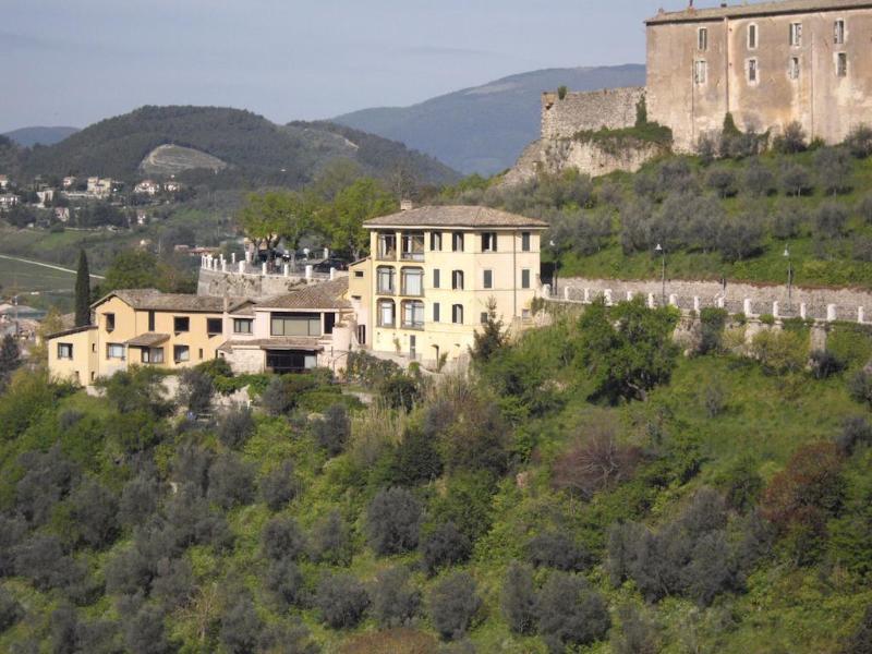 Hotel Gattapone Spoleto Exterior photo