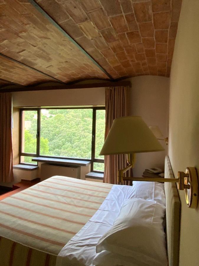 Hotel Gattapone Spoleto Exterior photo